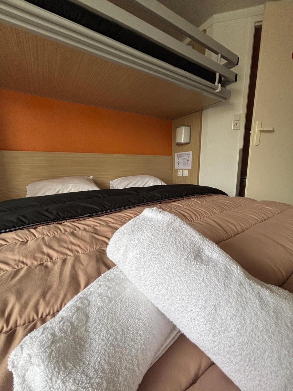 พรีเมียรคลาสฟอนเตเนย์เตรซิกนี Hotel ฟงต์เนย์-เตรซิญี ภายนอก รูปภาพ