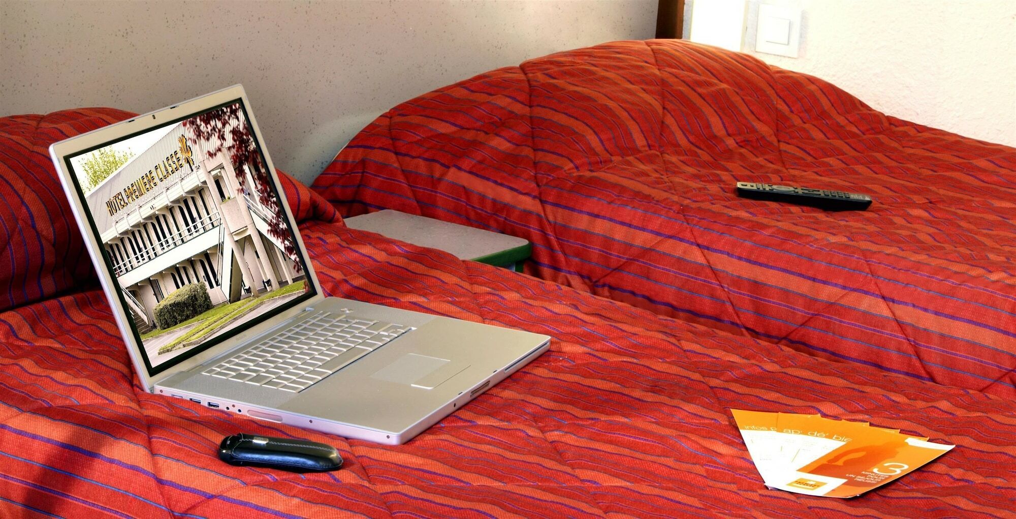 พรีเมียรคลาสฟอนเตเนย์เตรซิกนี Hotel ฟงต์เนย์-เตรซิญี ภายนอก รูปภาพ